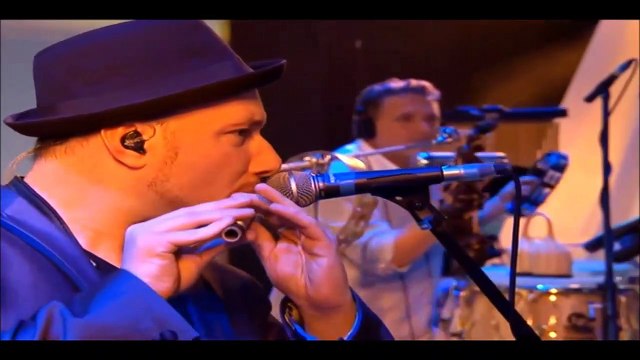 HELENE FISCHER — Ehrlich Und Klar – (Live) | von HELENE FISCHER: Farbenspiel: Live Aus Dem Deutschen Theater – München ~ (2013)