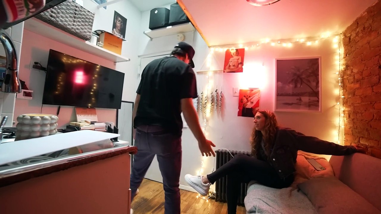 This tiny NYC apartment goes for $650 a month!-_T7Wpg7A_xw-1080p-1657997014725