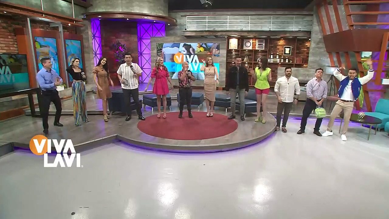 Cazzu hace provocativo baile a Christian Nodal