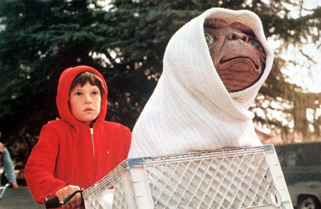 Steven Spielberg lamenta haber eliminado las armas de 'E.T.'