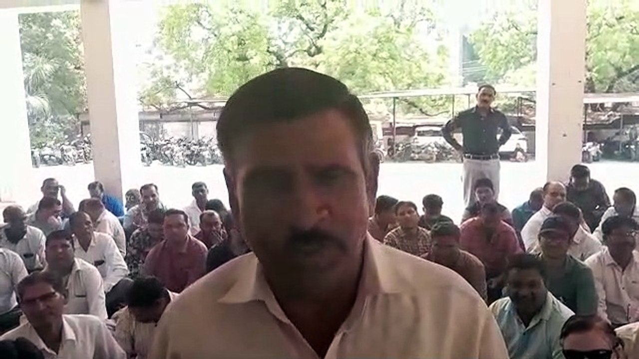 मंत्रालयिक कर्मचारियों का धरना प्रदर्शन