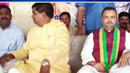 रामपुर:विधानसभा उपचुनाव में अपना दल प्रत्याशी का प्रचार करने पहुंचे सहकारिता मंत्री