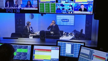 Après le report du projet de loi sur l'immigration, «tensions» entre l'Élysée et Matignon