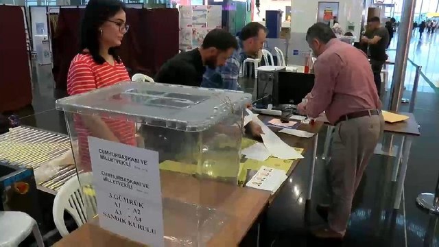 İstanbul Havalimanı'nda oy verme işlemi başladı