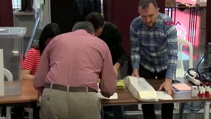 İSTANBUL HAVALİMANI'NDA OY VERME İŞLEMİ BAŞLADI-1