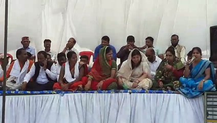 भाजपा नेताओं ने सड़क निर्माण के लिए दिया धरना- देखें वीडियो