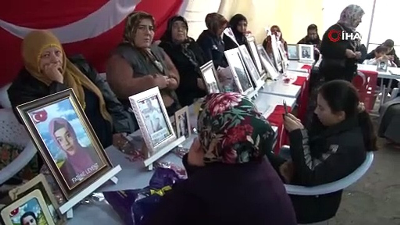 HDP’nin kapısında evladını isteyen aile, 3 yıl sonra çocuğuna kavuşacak