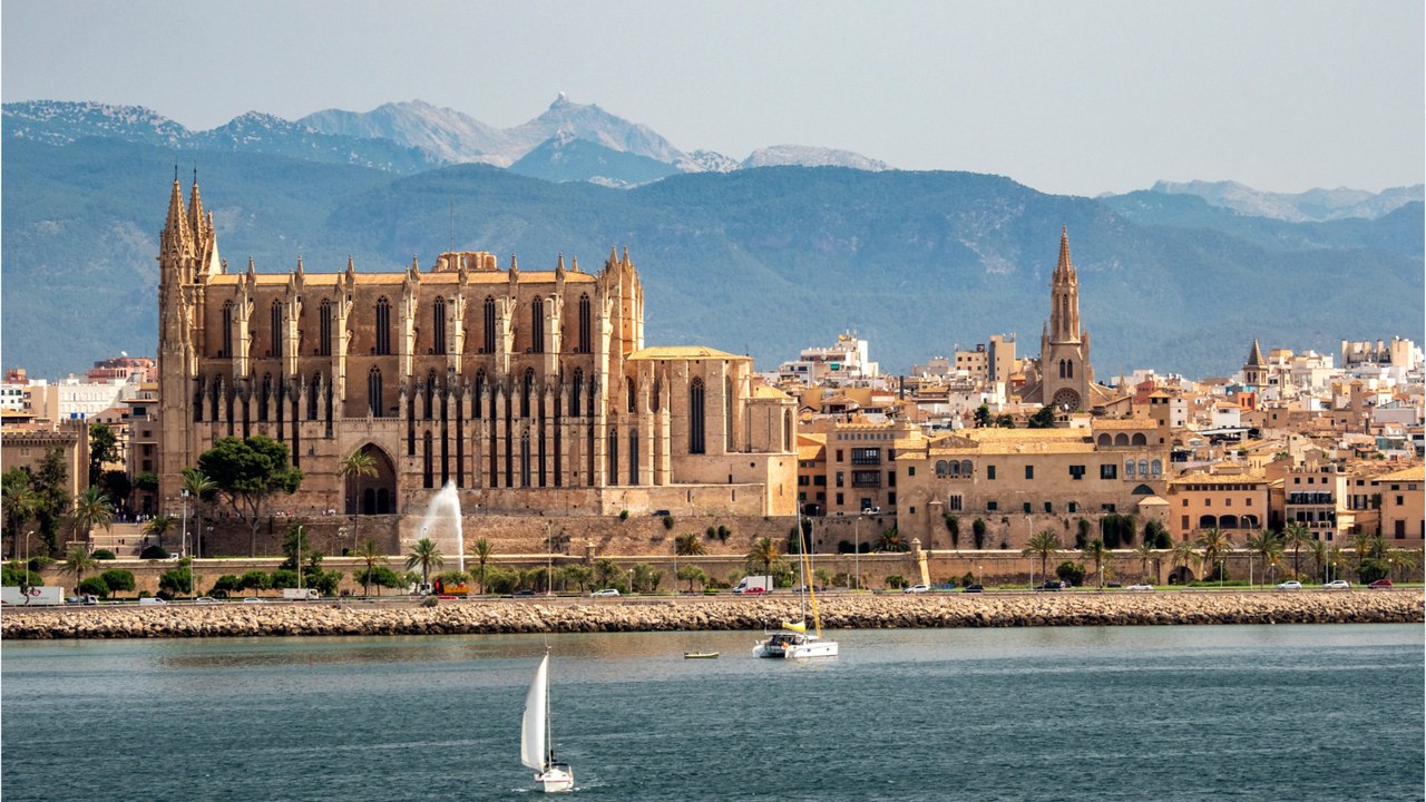 Travel warning for tourists visiting Spain over new security measures from next week
