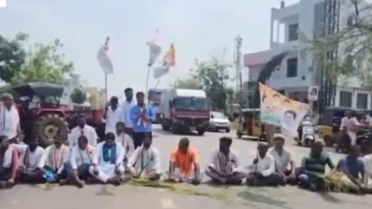 కరీంనగర్: రైతులకు 50 వేల పరిహారం ఇచ్చే వరకు పోరాటం చేస్తాం