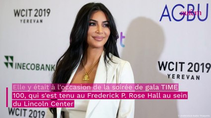 Kim Kardashian sculpturale : robe moulante et tétons apparents, elle fait sensation