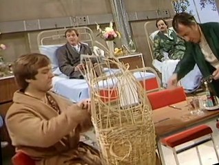 Only When I Laugh S01 E06