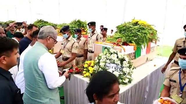 ओम माथुर ने शहीद जवानों को दी श्रद्धांजलि, परिजनों को बंधाया ढांढस