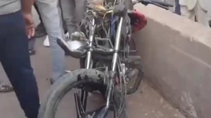 सिंगरौली: तेज रफ्तार बाइक चालक डिवाइडर से टकराया, युवक के सर में आईं चोट