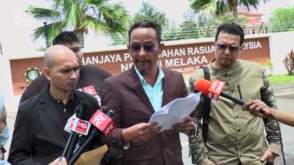 Tải video: Melaka NGO files report at MACC over alleged sex scandal