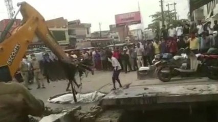 देवरिया: नाले में मिला अज्ञात व्यक्ति का शव मचा हड़कंप, जांच में जुटी पुलिस