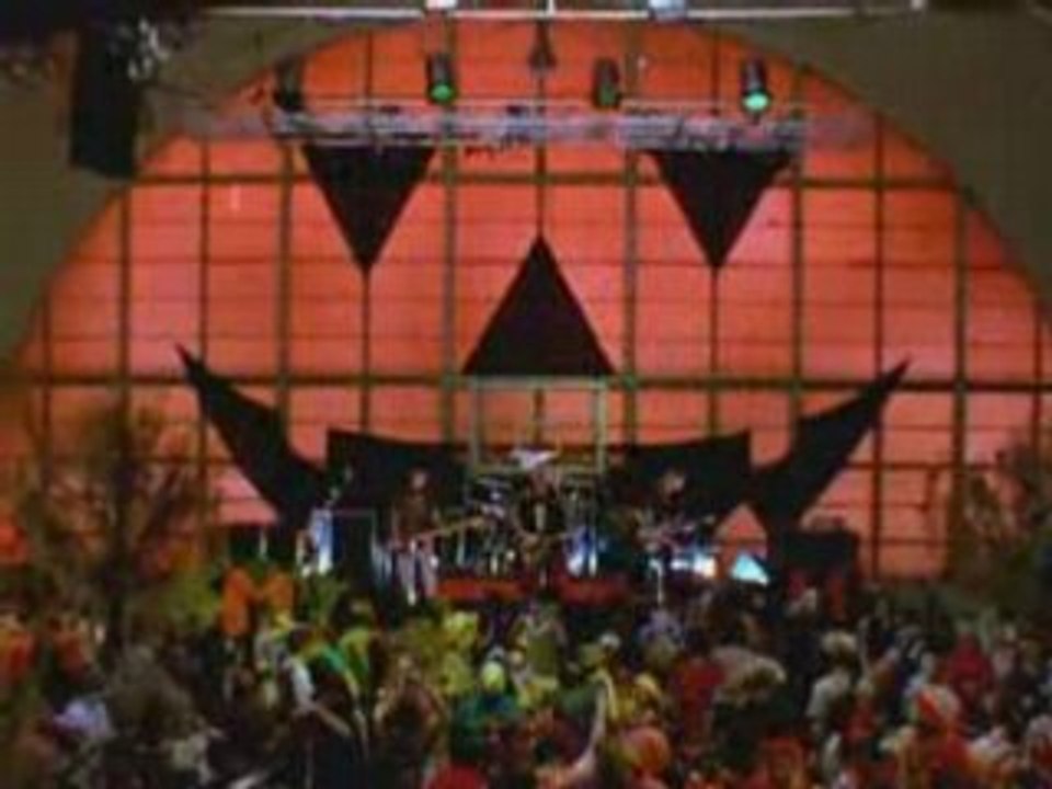 Idle Hands (1999)