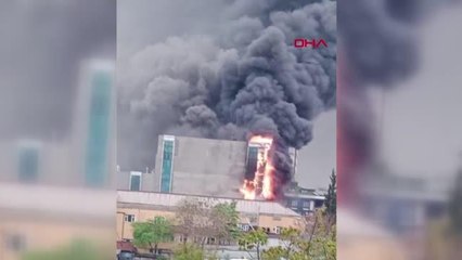 KÜÇÜKÇEKMECE'DEKİ YANGIN BÜYÜDÜ - 3