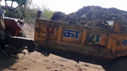 कलियासोत नदी में मलबे की बेखौफ भराई