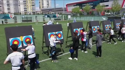Şahinbey'de okçuluk turnuvası düzenledi
