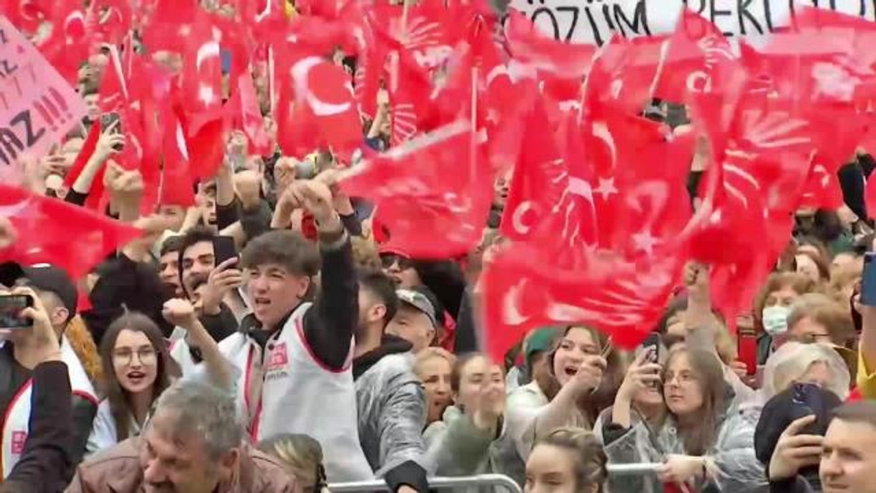 Mansur Yavaş'tan Bakan Bozdağ'a: "Biz O İşgal Altındaki Belediyeden Ankara'yı Kurtardığımız İçin Sabah Hacı Bayram'da Şükür Namazı Kıldık, Bismillah...