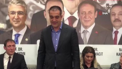 İYİ Parti milletvekilliği adaylığından istifa etti MHP'ye katıldı