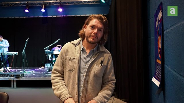 Québecofolies: Étienne Fletcher, artiste de Saskatchewan à Huy