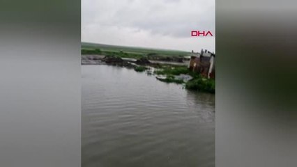 AVCILAR'DA SAĞANAK YAĞMURUN ARDINDAN GECEKONDUYU SU BASTI