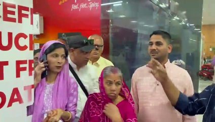 देखें वीडियो: एयरलाइन्स की मनमानी हवाई यात्रियों के लिए मुसीबत