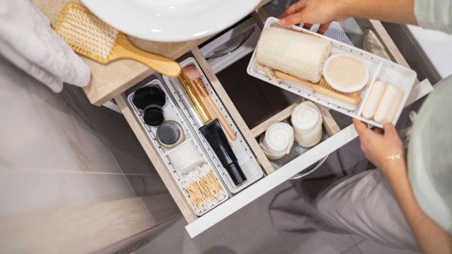 17 Bathroom Storage Ideas to Keep Your Space Organized