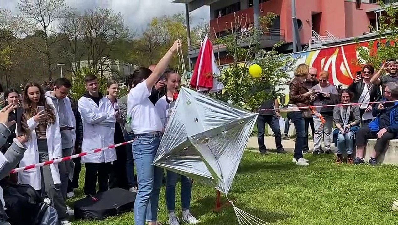 LE CREUSOT : Lancement ballon sonde stratosphérique