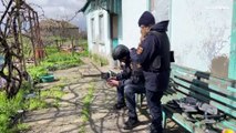 Ucraina, la missione dei militari a caccia di mine inesplose