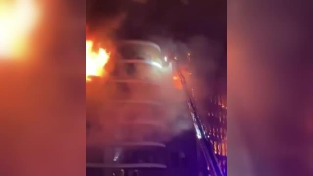 İzmir'deki Büyük Yangında Söndürme Çalışmaları Sürüyor… Afad: Herhangi Bir Yaralı ve Can Kaybı Bilgisi Bulunmamaktadır