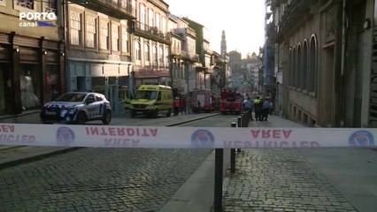 Desabou o interior de um prédio, na rua 31 de Janeiro, no Porto. Seis pessoas foram retiradas