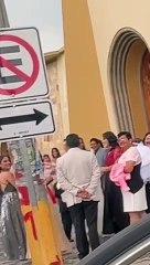 Joven interrumpe boda y tiene final inesperado