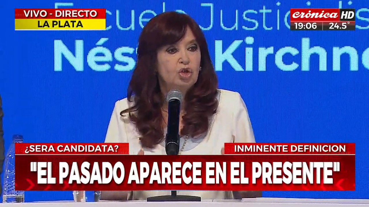 Cristina: "Los halcones y las palomas vuelan solas"