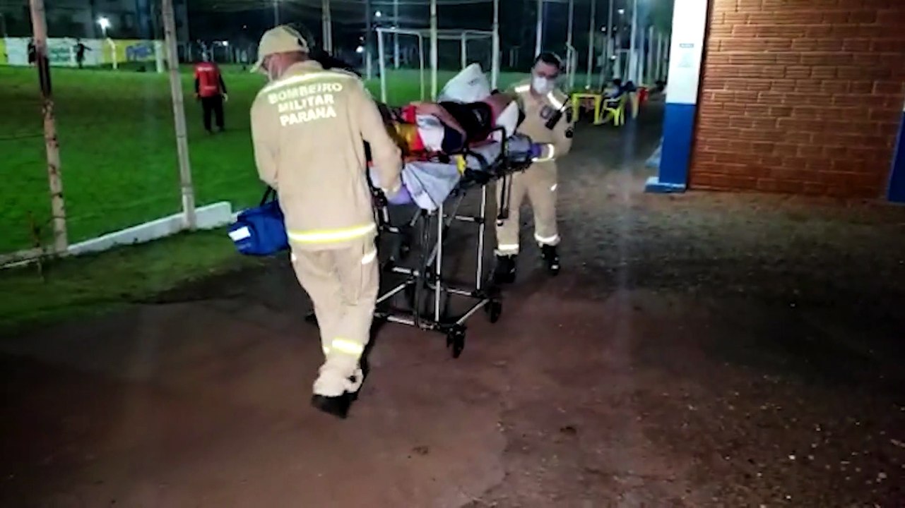 Homem sofre luxação em joelho durante partida de futebol na Neva