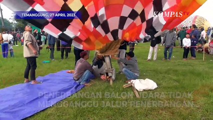 Langit Temanggung Dihiasi Warna-warni Balon Udara yang Cantik