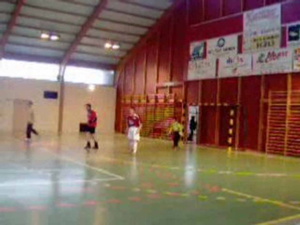 juju 11 ans aux tournoi de foot salle senior