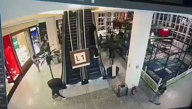 Homem morre após ser baleado dentro do Taquara Plaza Shopping, no Rio de Janeiro