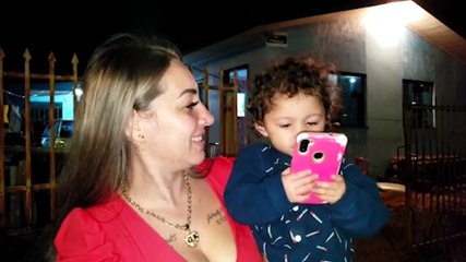 Criança pequena é encontrada perdida, perambulando pela Avenida Tito Muffato