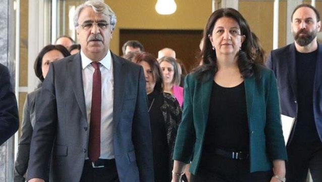 HDP Eş Genel Başkanı Mithat Sancar, 14 Mayıs seçimlerinde Kılıçdaroğlu'nu desteklemeye karar verdiklerini açıkladı
