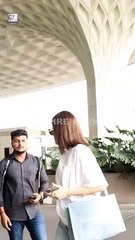 Kriti Sanon Arrived At The Airport