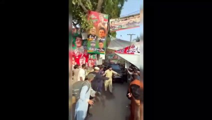 چئیرمین عمران خان زمان پارک سے اسلام آباد کے لیے روانہ