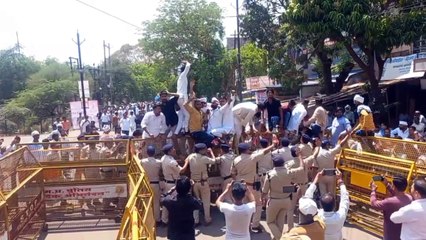 एनएसयूआई का मेडिकल-इंजीनियरिंग कॉलेज की मांग को लेकर प्रर्दशन