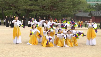 창경궁 이름 되찾은지 40주년...기념 퍼레이드 열려 / YTN