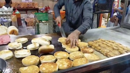 Скачать видео: Burger king fast burger maker - Spicy Burger making recipe - Street Food Lahore - Double Egg burgers