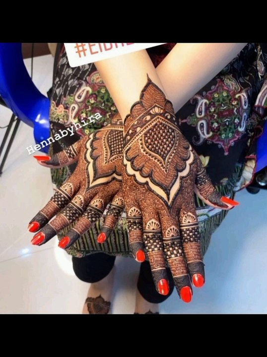 Engagement mehndi design 2023