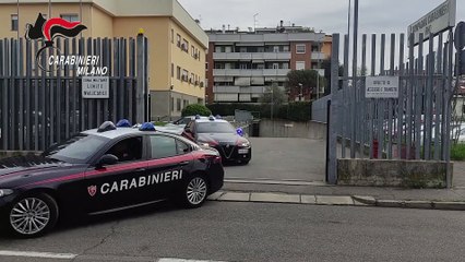 下载视频: Rho, rapina in gioielleria: arrestato il quarto complice tradito da anello