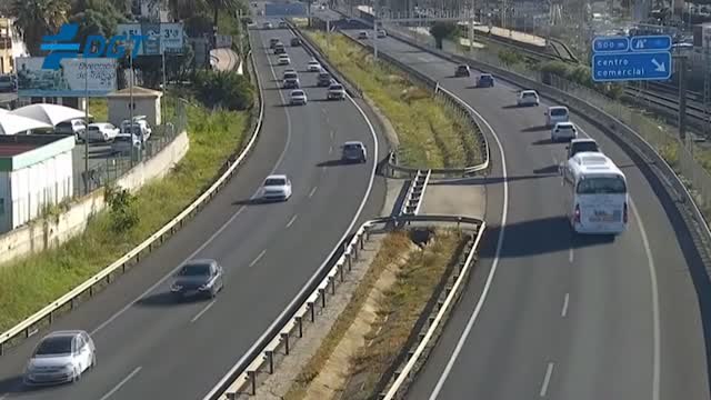 Circula cuatro kilómetros de la autovía en sentido contrario en Cádiz
