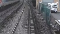 Eis o resgate de um menino de 3 anos perdido numa linha de comboio